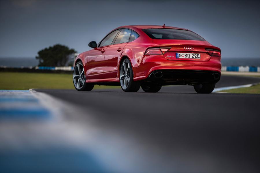  Audi RS7 Sportback 2015 года  (AU) (фото 7 из 18)